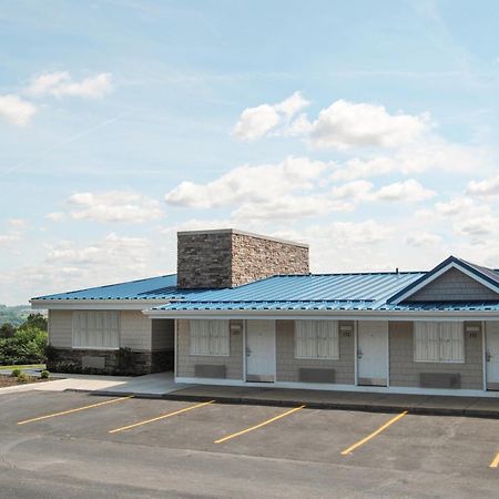 美洲最佳价值酒店 - 圣克莱尔维尔/慧玲酒店 St. Clairsville 外观 照片