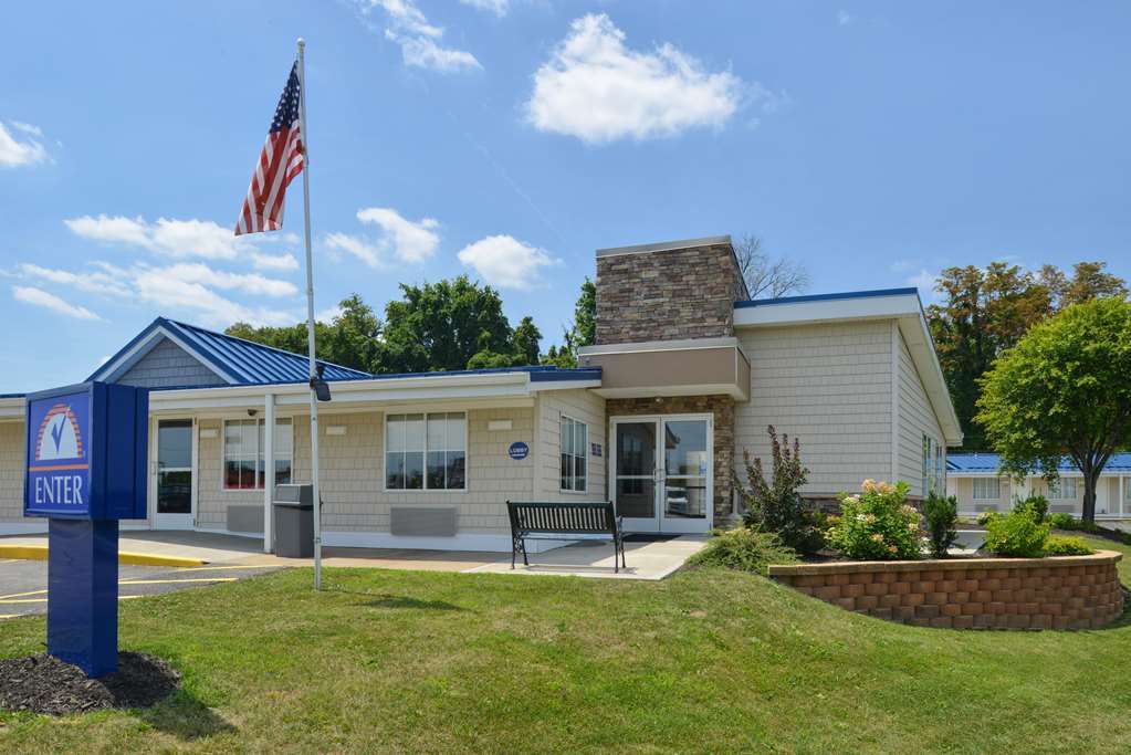 美洲最佳价值酒店 - 圣克莱尔维尔/慧玲酒店 St. Clairsville 外观 照片