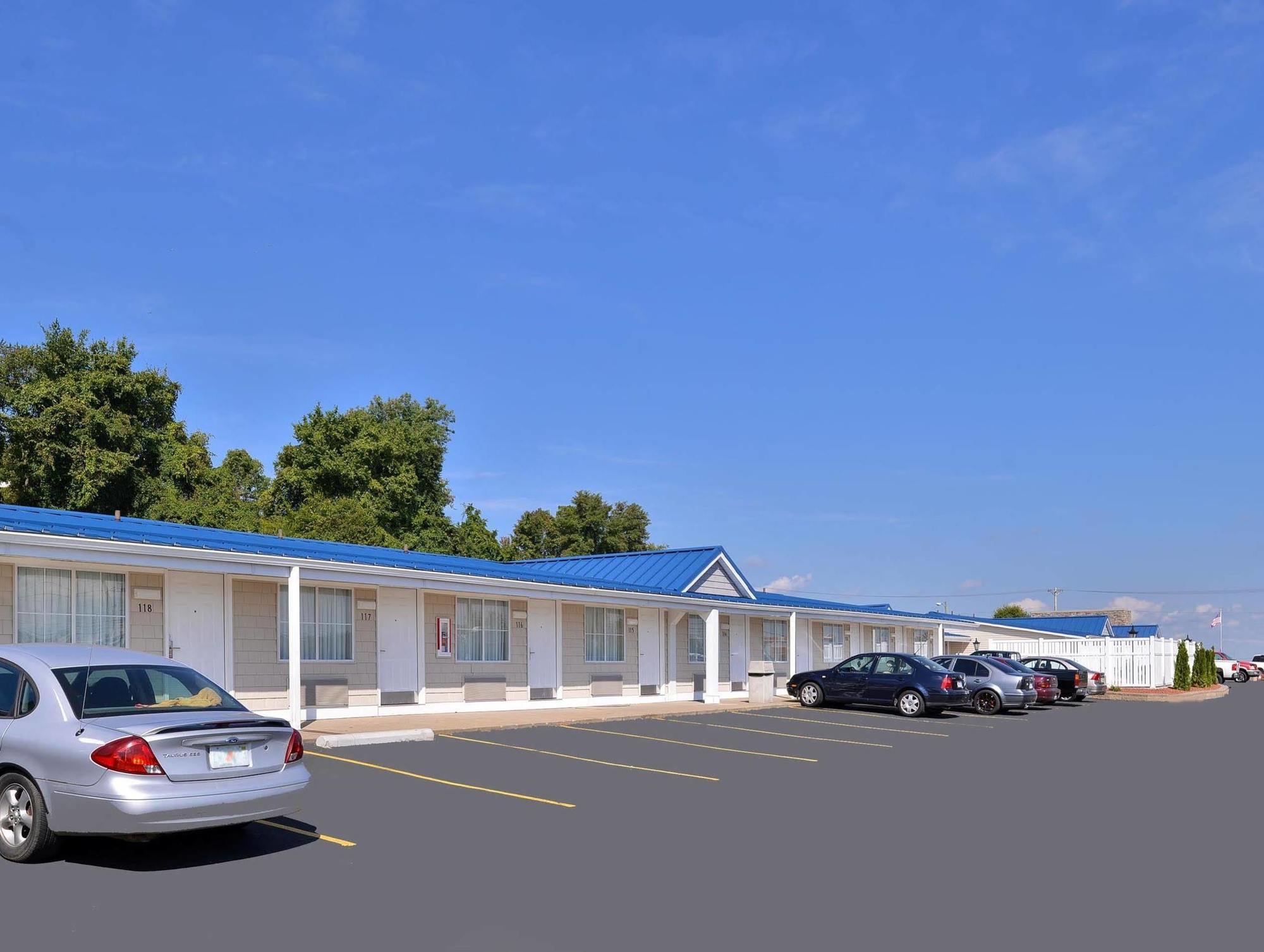 美洲最佳价值酒店 - 圣克莱尔维尔/慧玲酒店 St. Clairsville 外观 照片