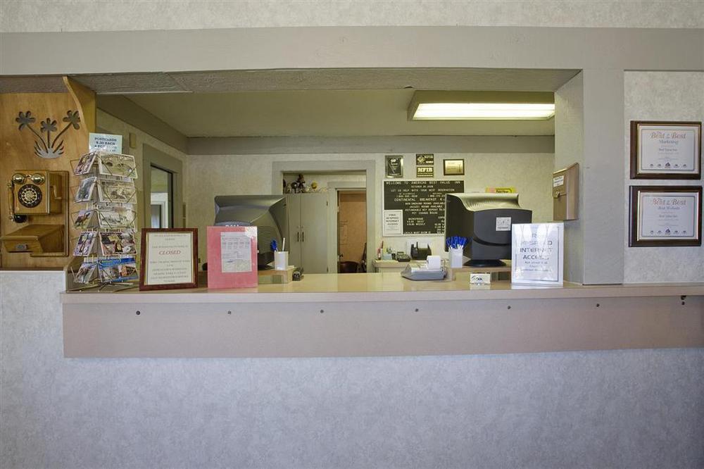 美洲最佳价值酒店 - 圣克莱尔维尔/慧玲酒店 St. Clairsville 内观 照片